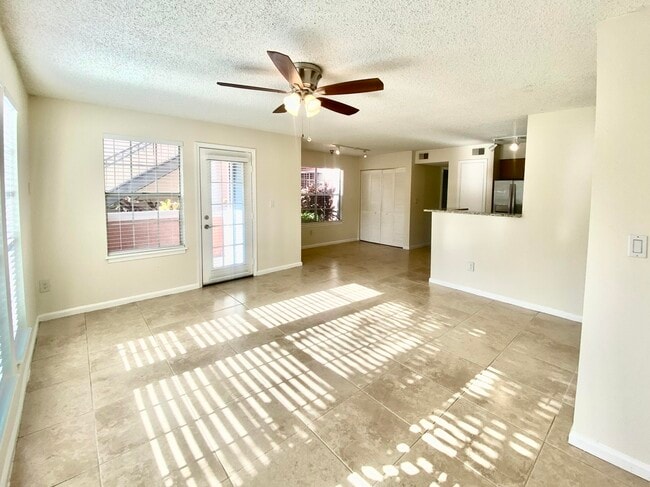 Building Photo - 1055 Crystal Way