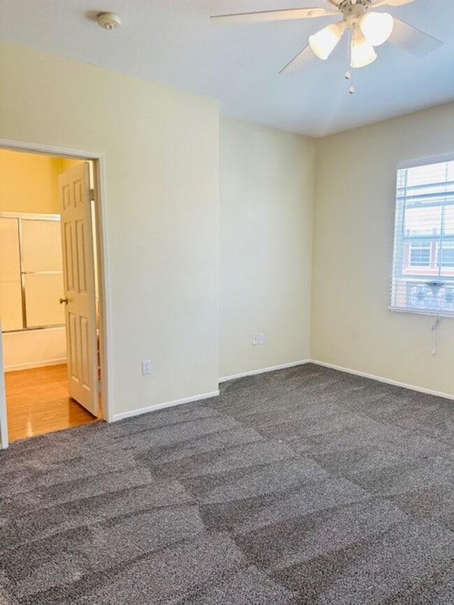Building Photo - 820 Timberwood
