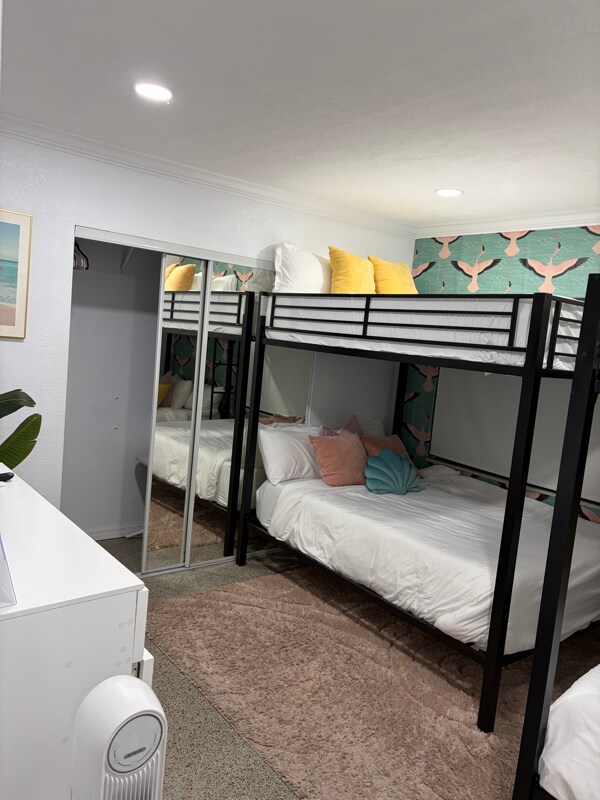 Building Photo - 305 NE 27th St