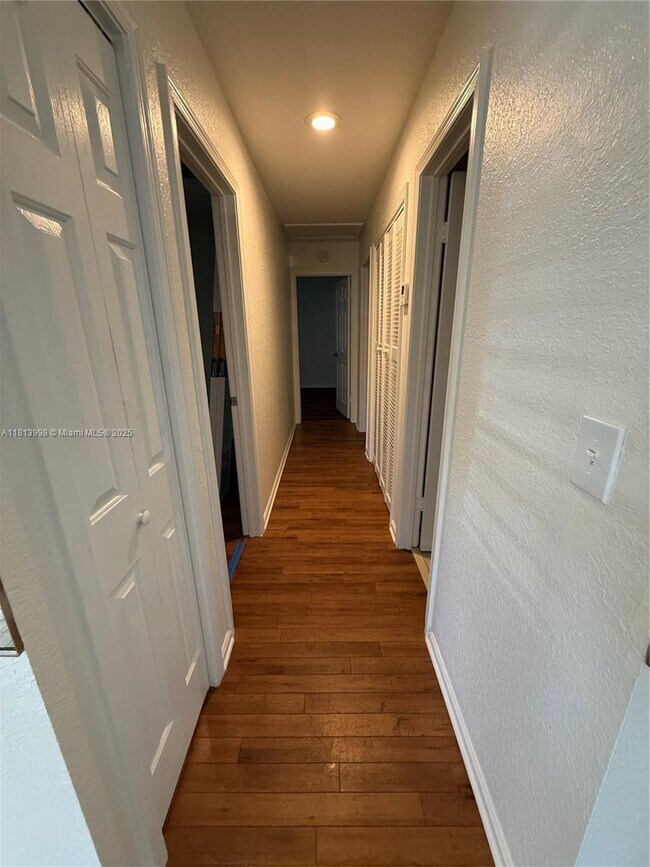 Building Photo - 6160 SW 188th Ave