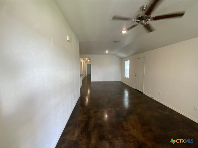 Building Photo - 2405 Alterman Dr