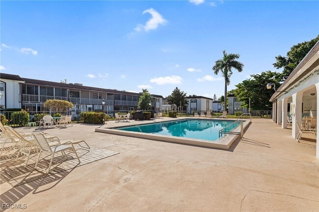 Building Photo - 2828 Jackson St