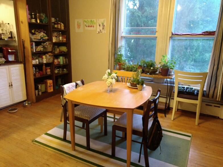 Building Photo - 224 E Michigan St