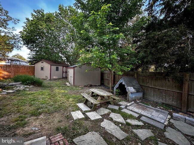 Building Photo - 123 Meadowbrooke Pl
