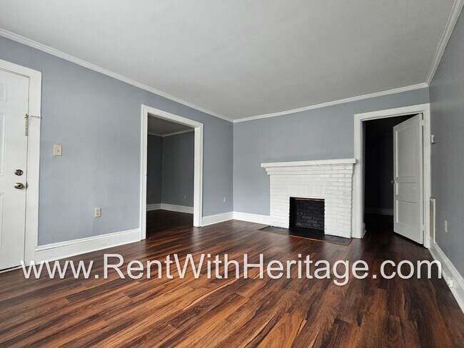 Building Photo - GORGEOUS HISTORICAL APARTMENT HOME / TOTALLY UPGRADED INTERIOR / CLOSE TO EVERYTHING!
