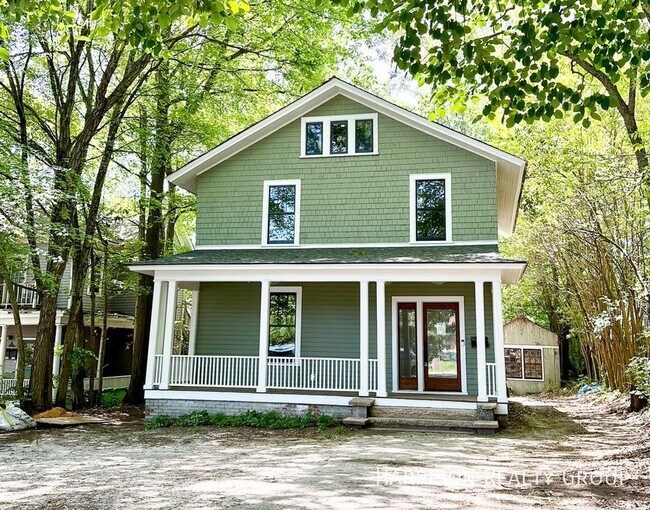 Primary Photo - Beautifully Renovated Home In Historic Boy...