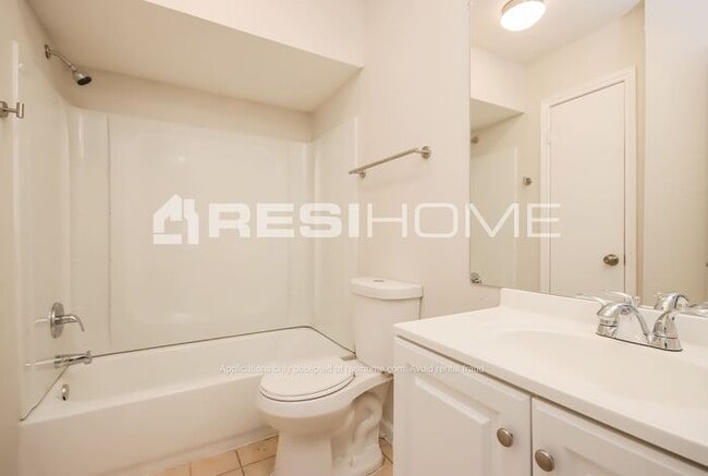 Building Photo - 7127 Kings Dr