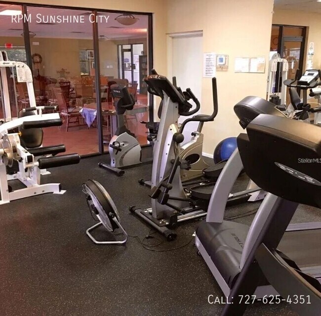 Building Photo - 1324 Pasadena Ave S