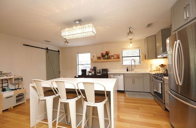 Building Photo - Great Location in Niceville