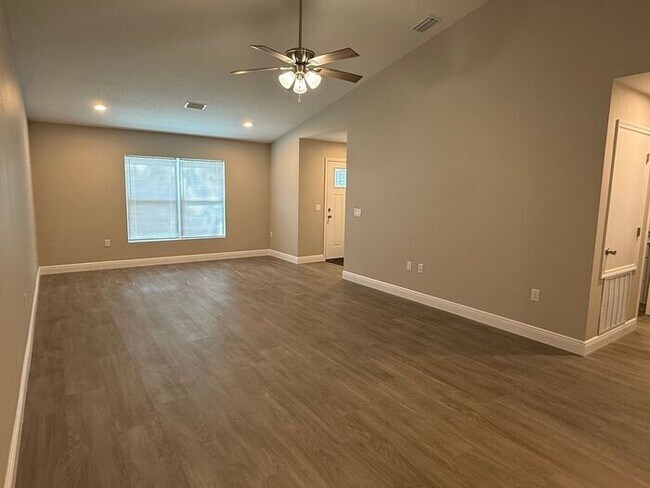Building Photo - 3/2 half Duplex-NEW CONSTRUCTION