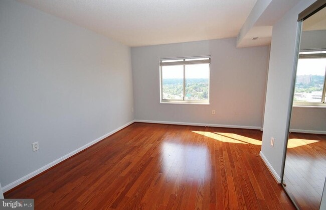 Building Photo - 2151 Jamieson Ave