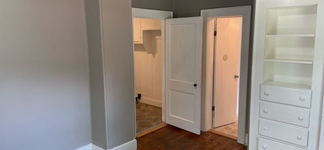 Building Photo - 3 Bedroom 1 Bath Brick Home w/ Office