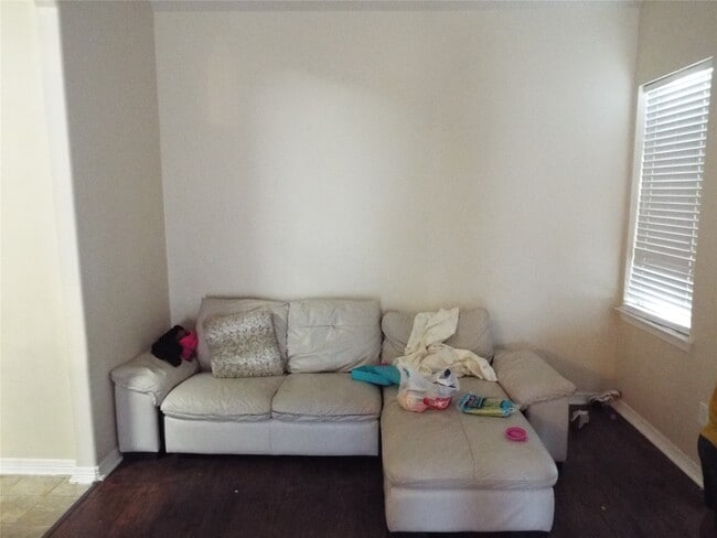 Building Photo - 2207 Brimmage Dr