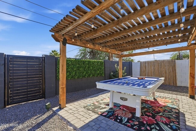 Building Photo - 2812 N 71st Pl