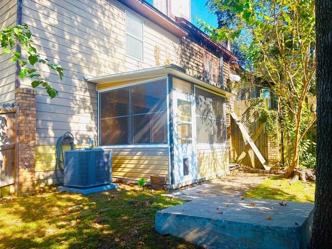 Building Photo - 619 Acorn Grove Ct