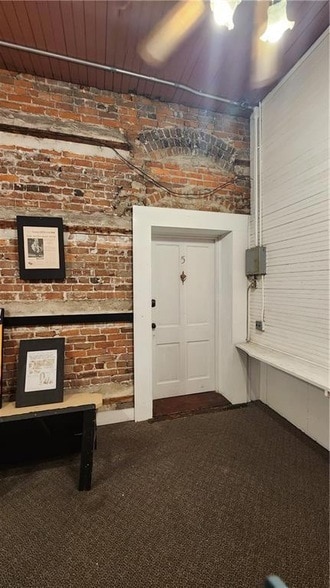 Building Photo - 2594 Front St