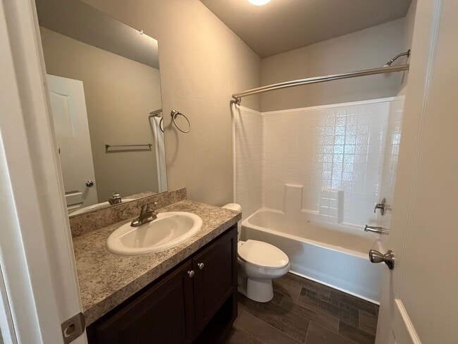 Building Photo - Stunning home with EVERYTHING you could want!