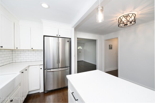 Building Photo - 158 Manor Dr
