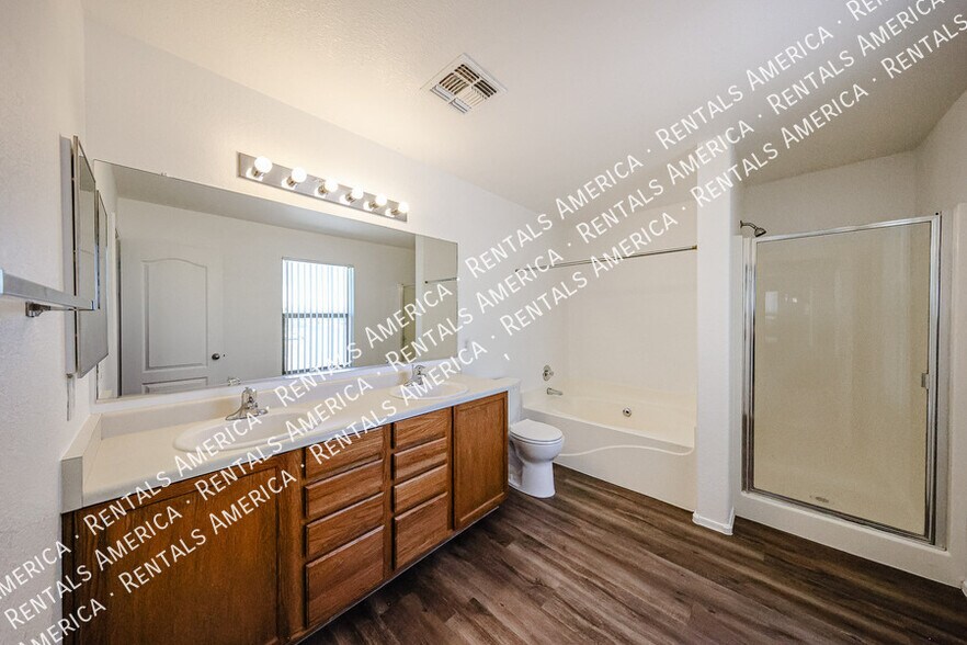 Building Photo - 9410 W Virginia Ave