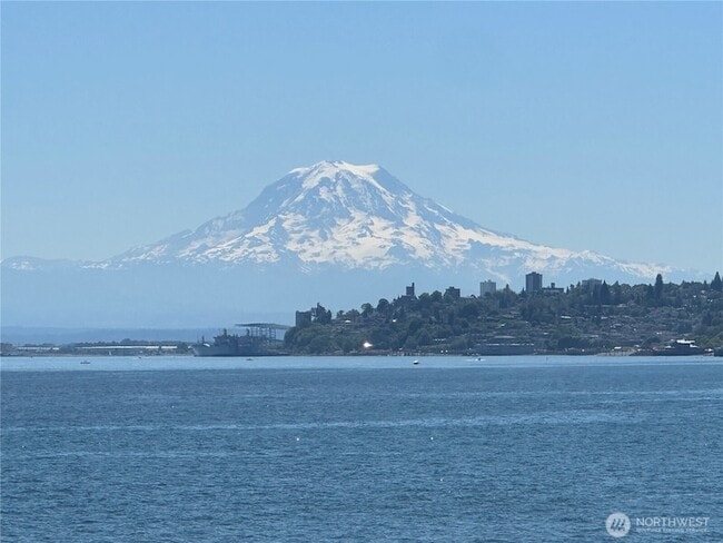 Building Photo - 3020 N 33rd St