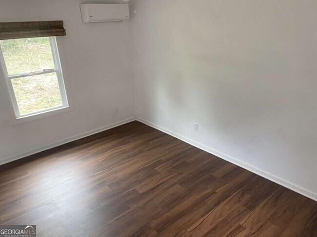Building Photo - 348 Hortman Ave