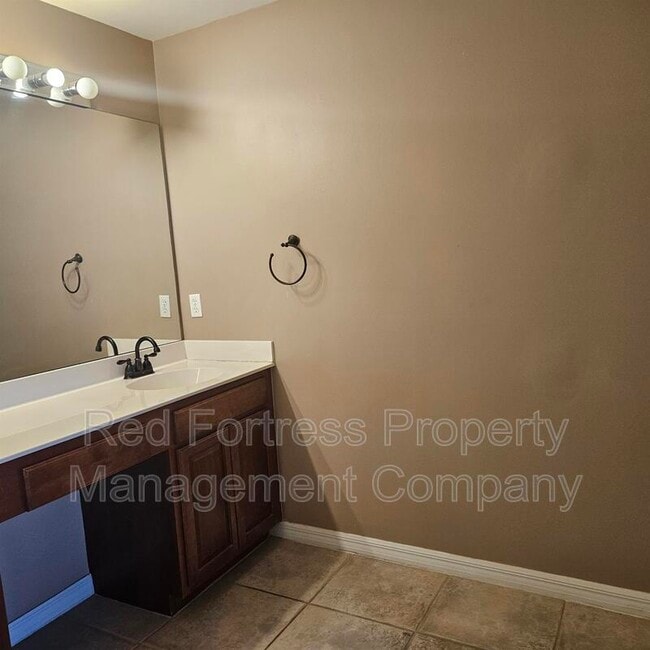 Building Photo - 8271 Village Edge Cir