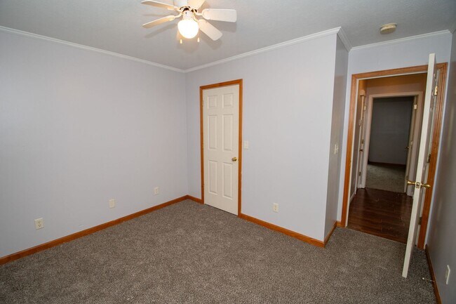 Building Photo - 4 Bedroom home in Granger, IN!