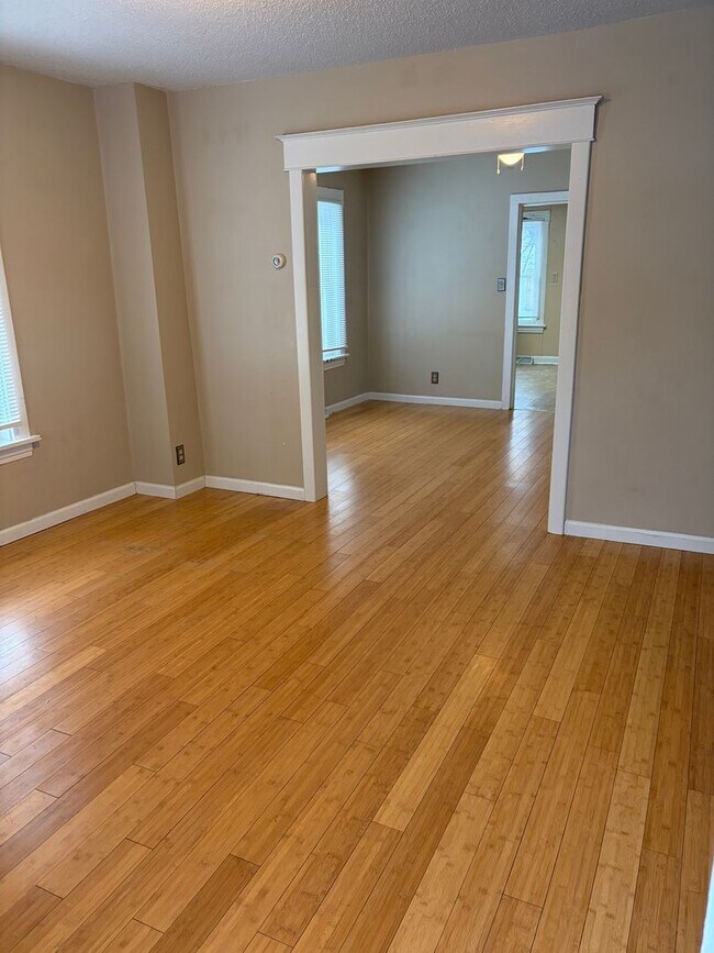 Building Photo - Charming 2-Bedroom, 1.5-Bath with Garage & Fenced Yard