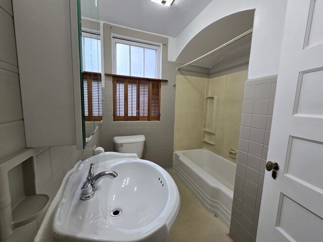 Building Photo - 249 E Park Blvd