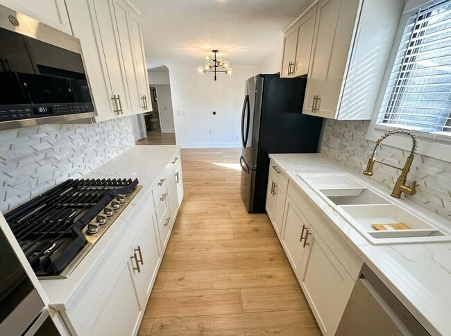 Building Photo - Charming 3-Bedroom Home in Hayward Hills