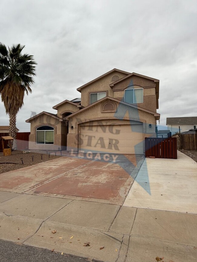 Primary Photo - Spacious 4 Bedroom Home w/ Large Landscape...