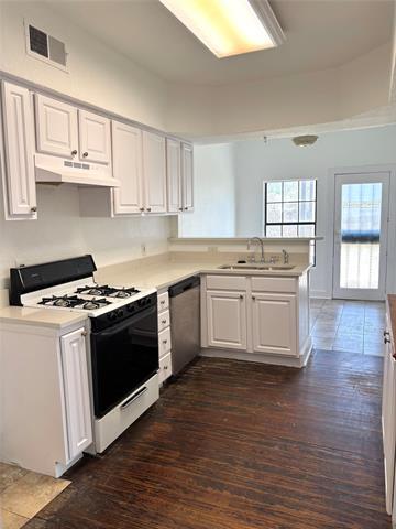 Building Photo - 5218 Columbia Ave