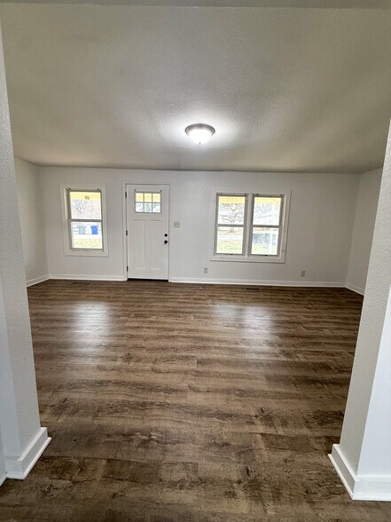 Living Room - 517 Woodward Ave