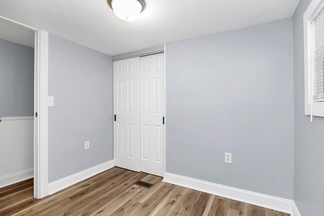 Building Photo - 146 Swink St SW