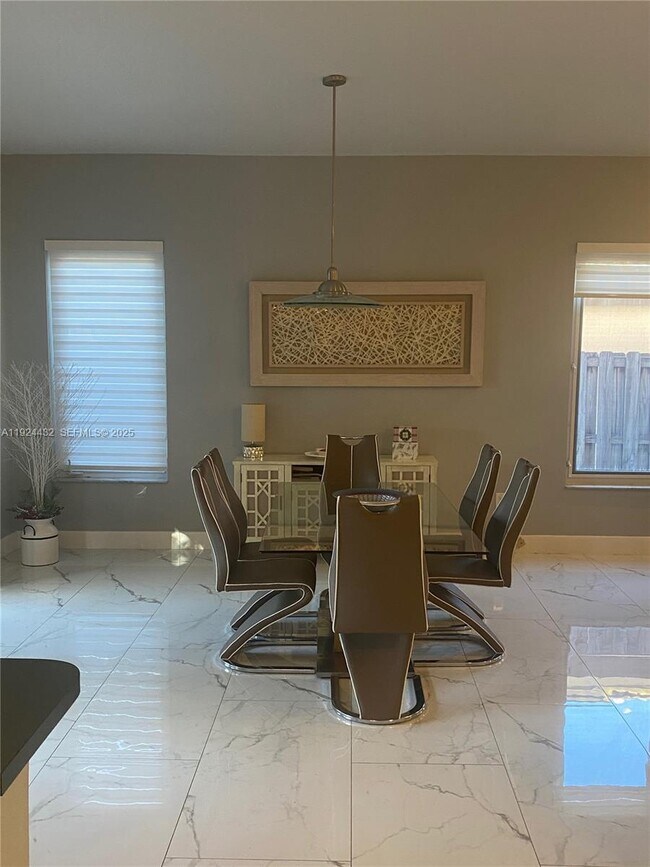 Building Photo - 14046 S Cypress Cove Cir