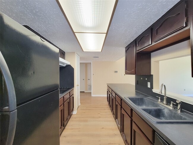 Building Photo - 2118 Steamboat Run
