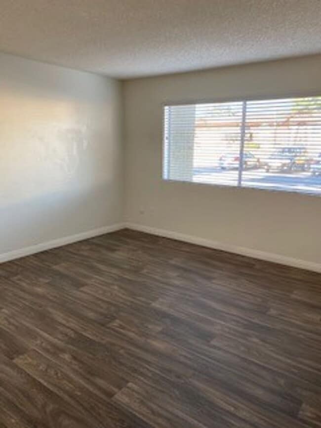 Interior Photo - Sun Valley Gardens