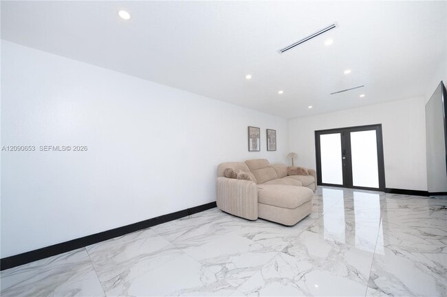 Building Photo - 2920 SW 69th Pl