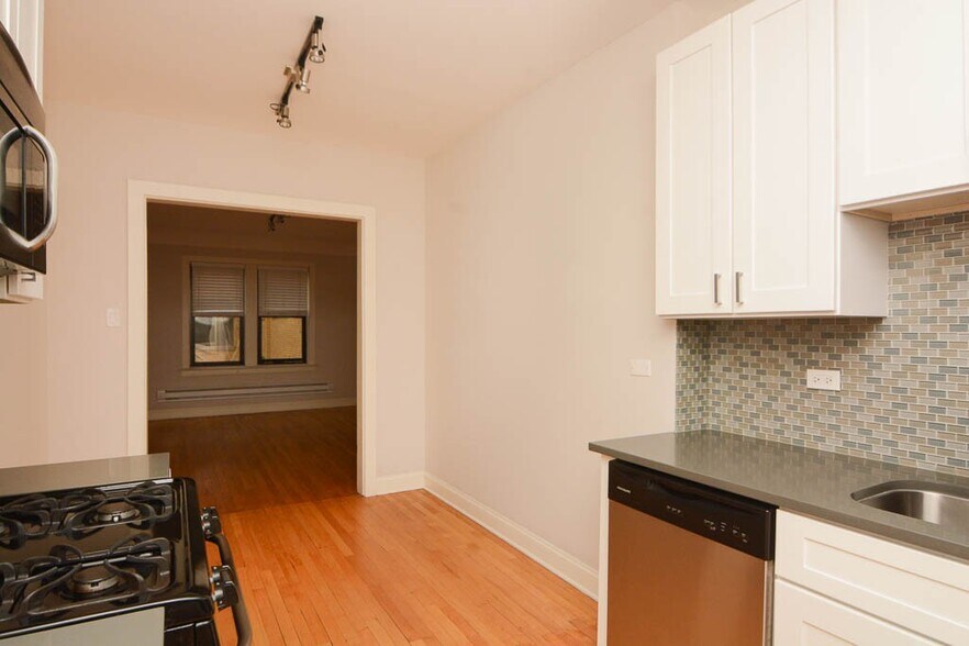 Building Photo - 2324 N Rockwell St