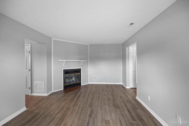 Building Photo - 5087 Tri County View Dr