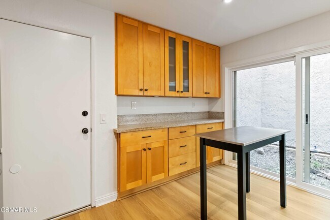 Building Photo - 646 Via Colinas