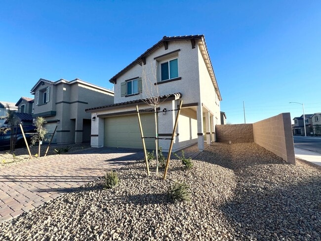 Building Photo - 2625 Dahlia Fls Ave