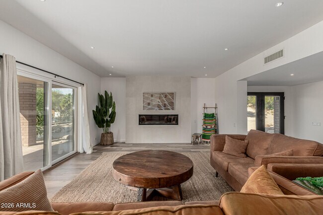 Building Photo - 3001 Ironwood Rd