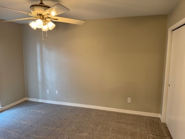 Building Photo - 8623 W Wilderness Way