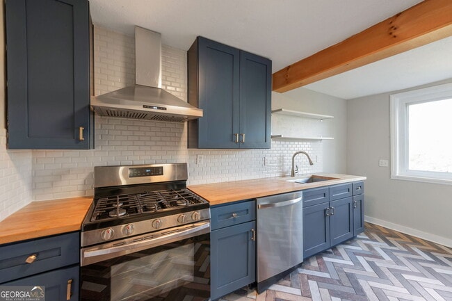 Building Photo - 152 1st St SW