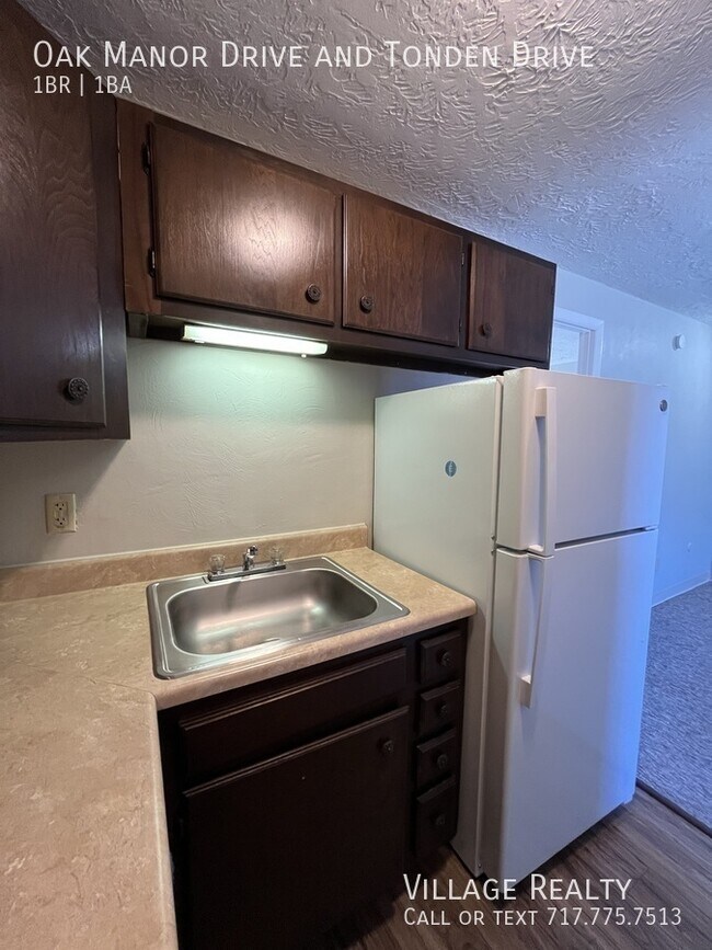 Building Photo - 228 Oak Manor Dr