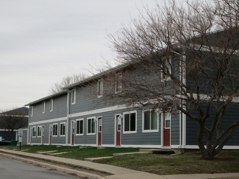 RC Square Apartments 1116 Birch St Marshall MN 56258 Apartment Finder