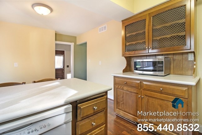 Building Photo - 14240 Adams Ave