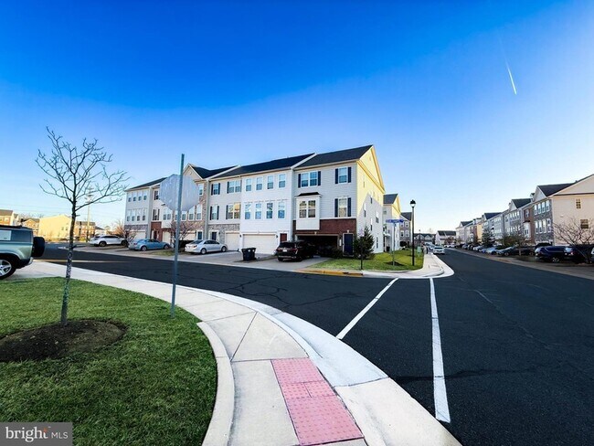 Building Photo - 42258 Dean Chapel Square
