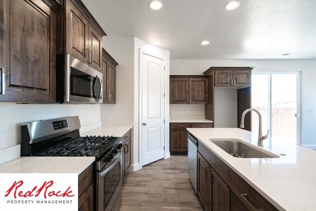 Building Photo - Single-Level Home in Hurricane With an Attached Casita!